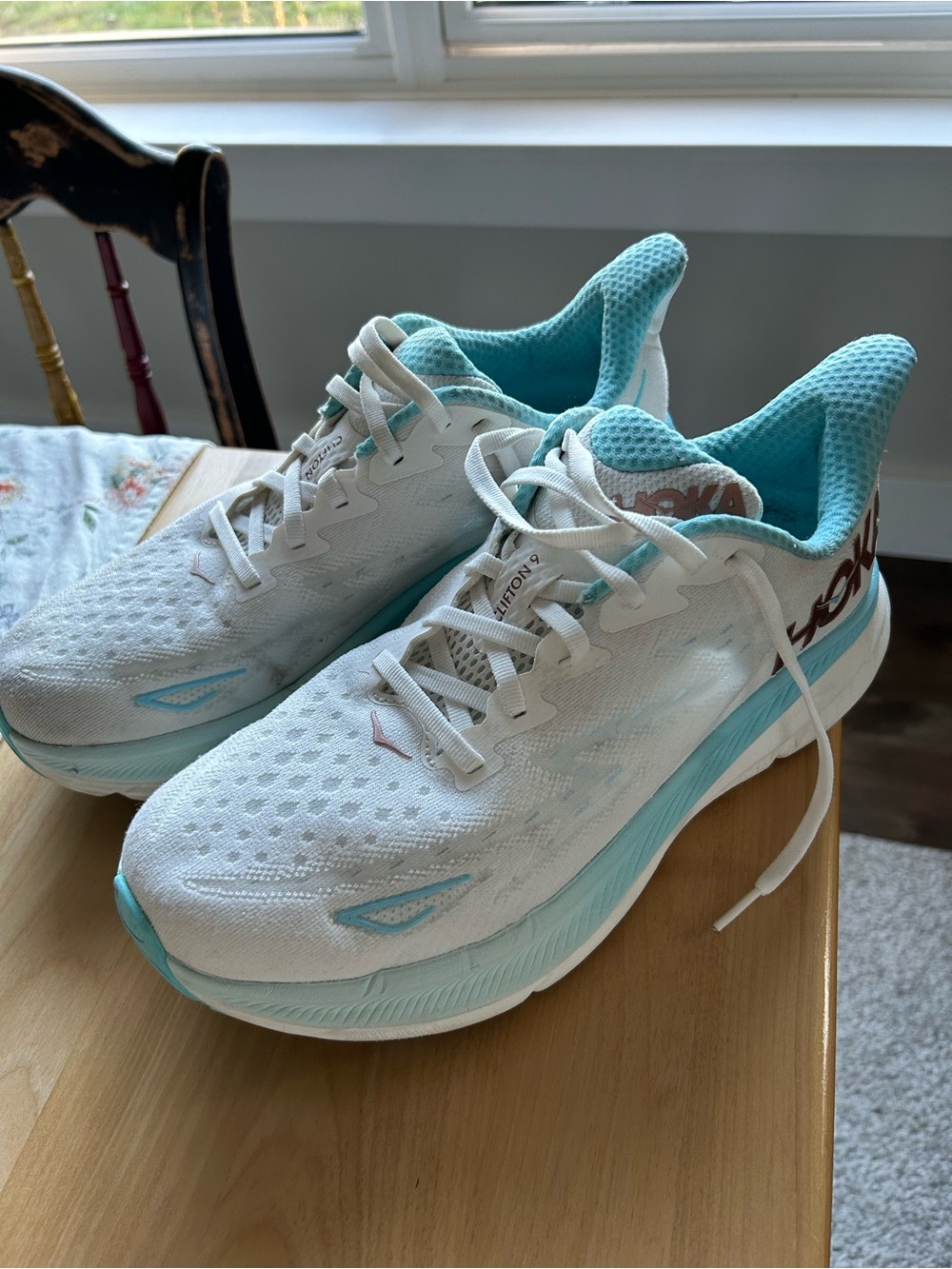 Hoka Clifton 9 women’s 9.5D